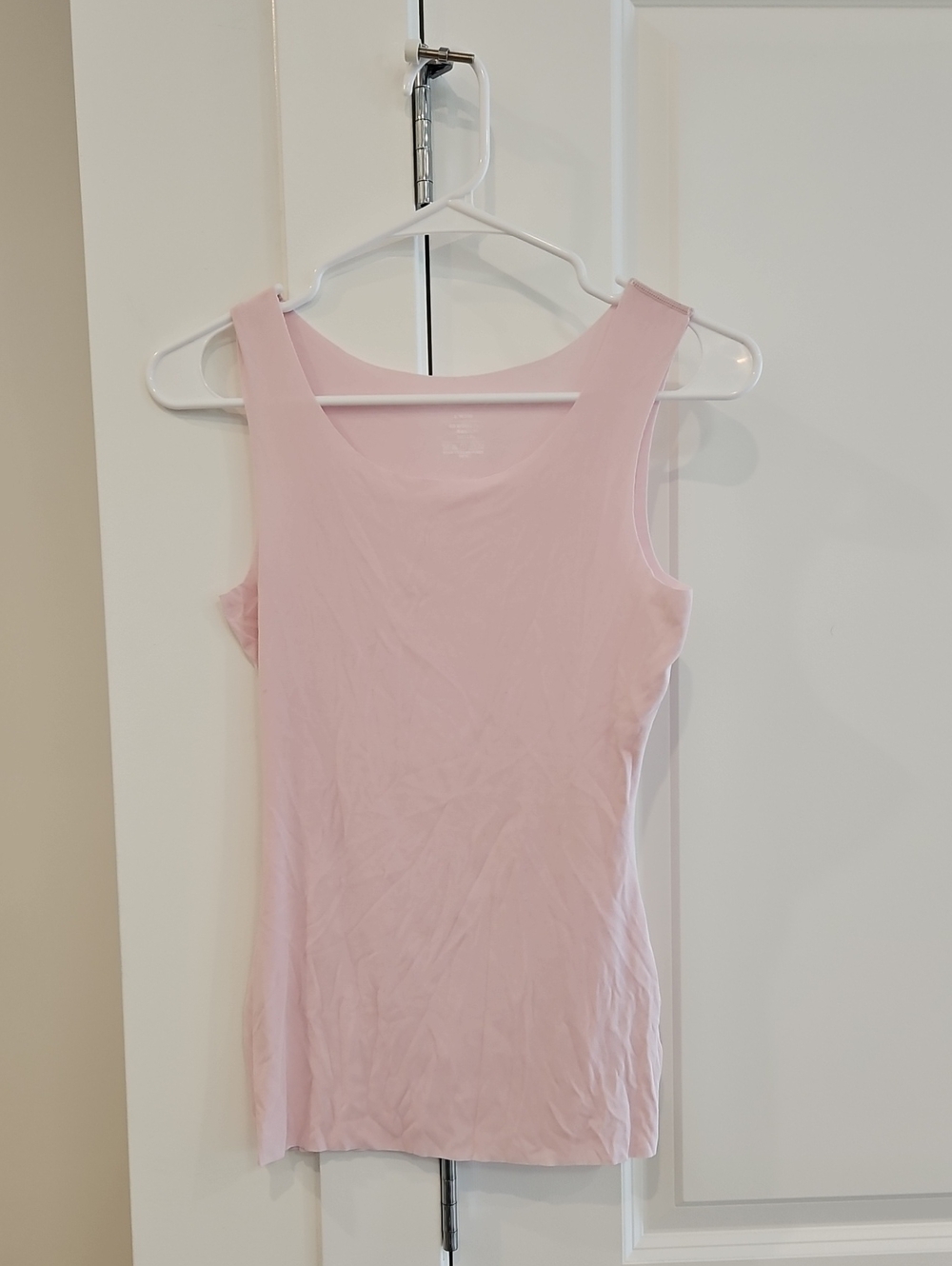 Women’s Sleeveless Scoop Neck Tank Top - Light Pink